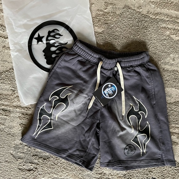 Hellstar Grey Shorts (SIZE M)
